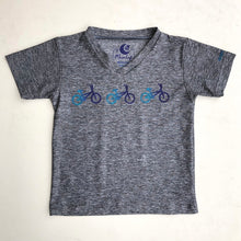 Cargar imagen en el visor de la galería, Polera ploma cuello V manga corta