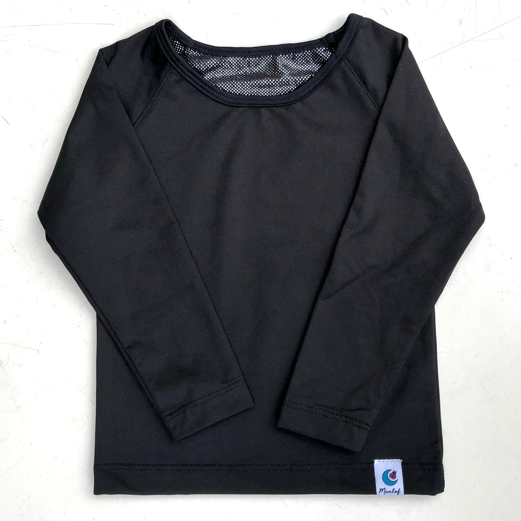 Camiseta negra primera capa